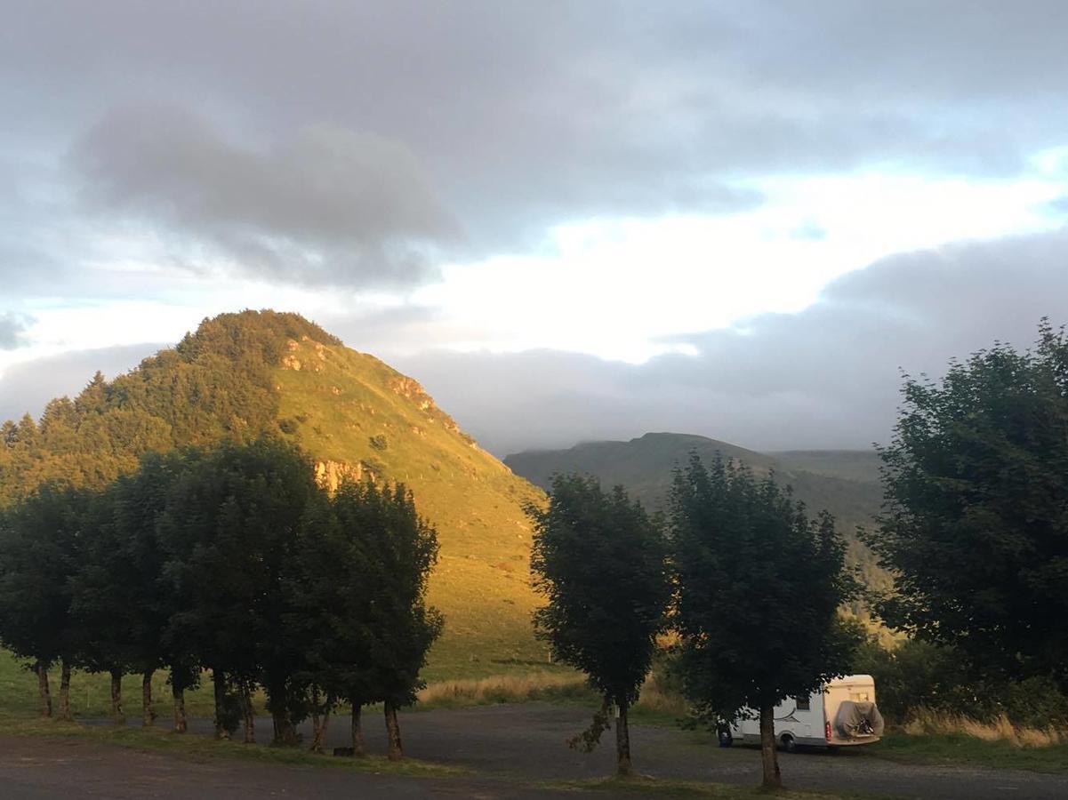 Auberge Du Col De Neronne Hotell Le Falgoux Exteriör bild